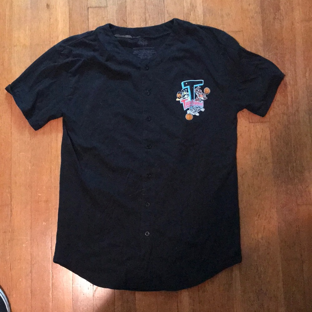 Vtg. Tune squad short sleeve baseball shirt